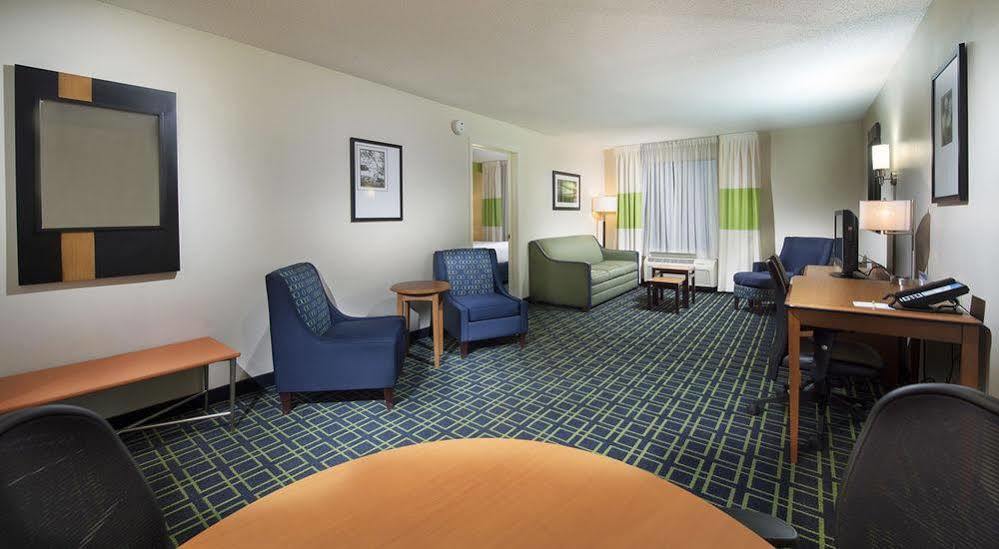 Fairfield Inn & Suites By Marriott Charleston Airport/Convention Center Север Чарлстон Экстерьер фото