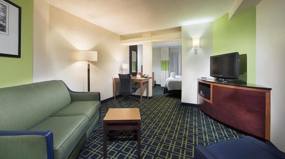 Fairfield Inn & Suites By Marriott Charleston Airport/Convention Center Север Чарлстон Экстерьер фото